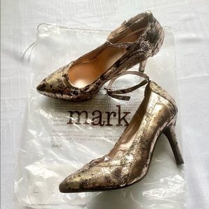 MARK metallic Pumped w/Vogue Ankle Strap Heels